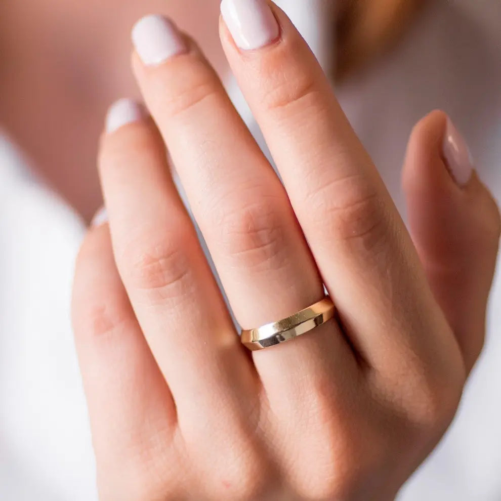 Triangle Wedding Band 14K Gold