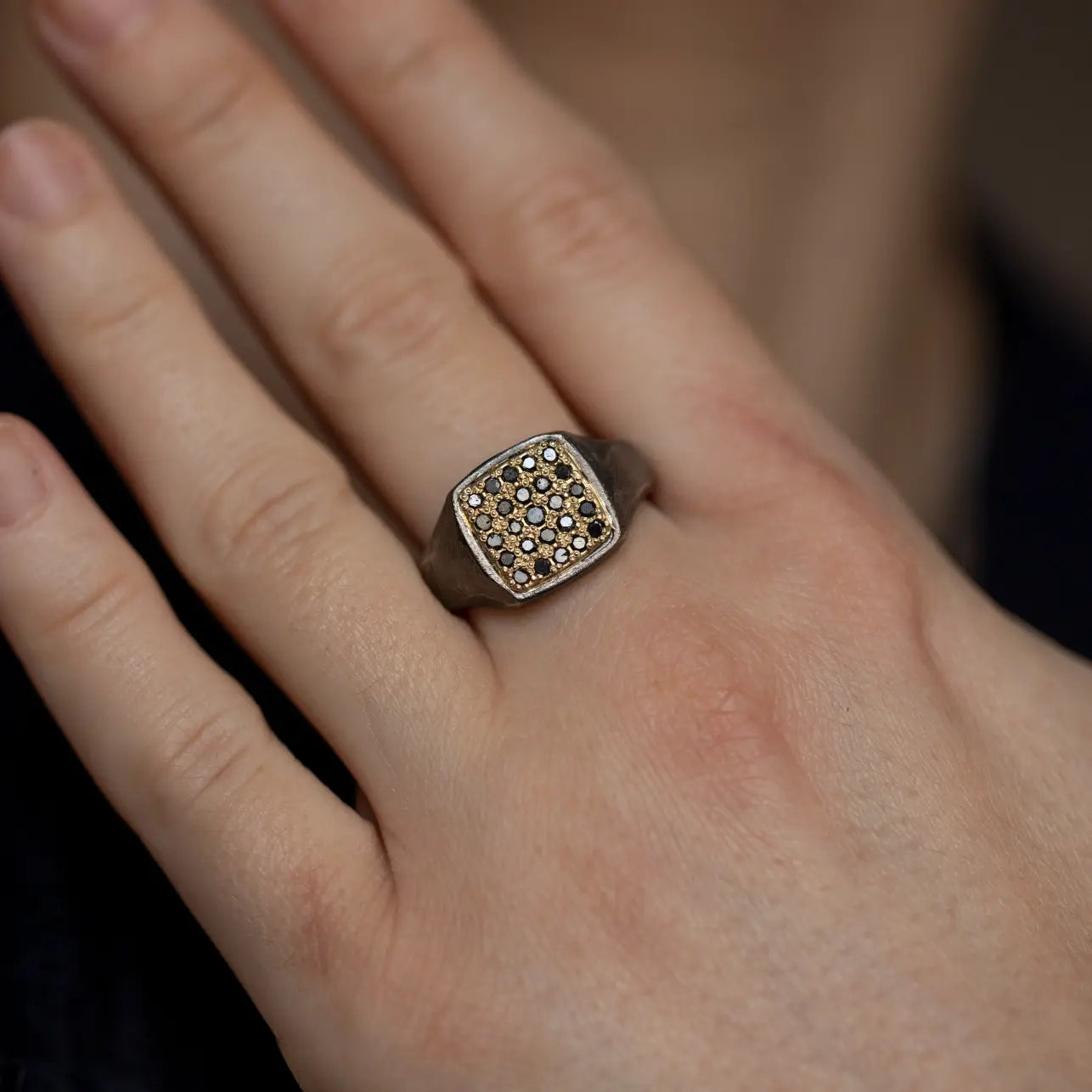 Δαχτυλίδι Σεβαλιέ Οξειδωμένο Ασήμι Χρυσός Κ14 Μαύρα Διαμάντια