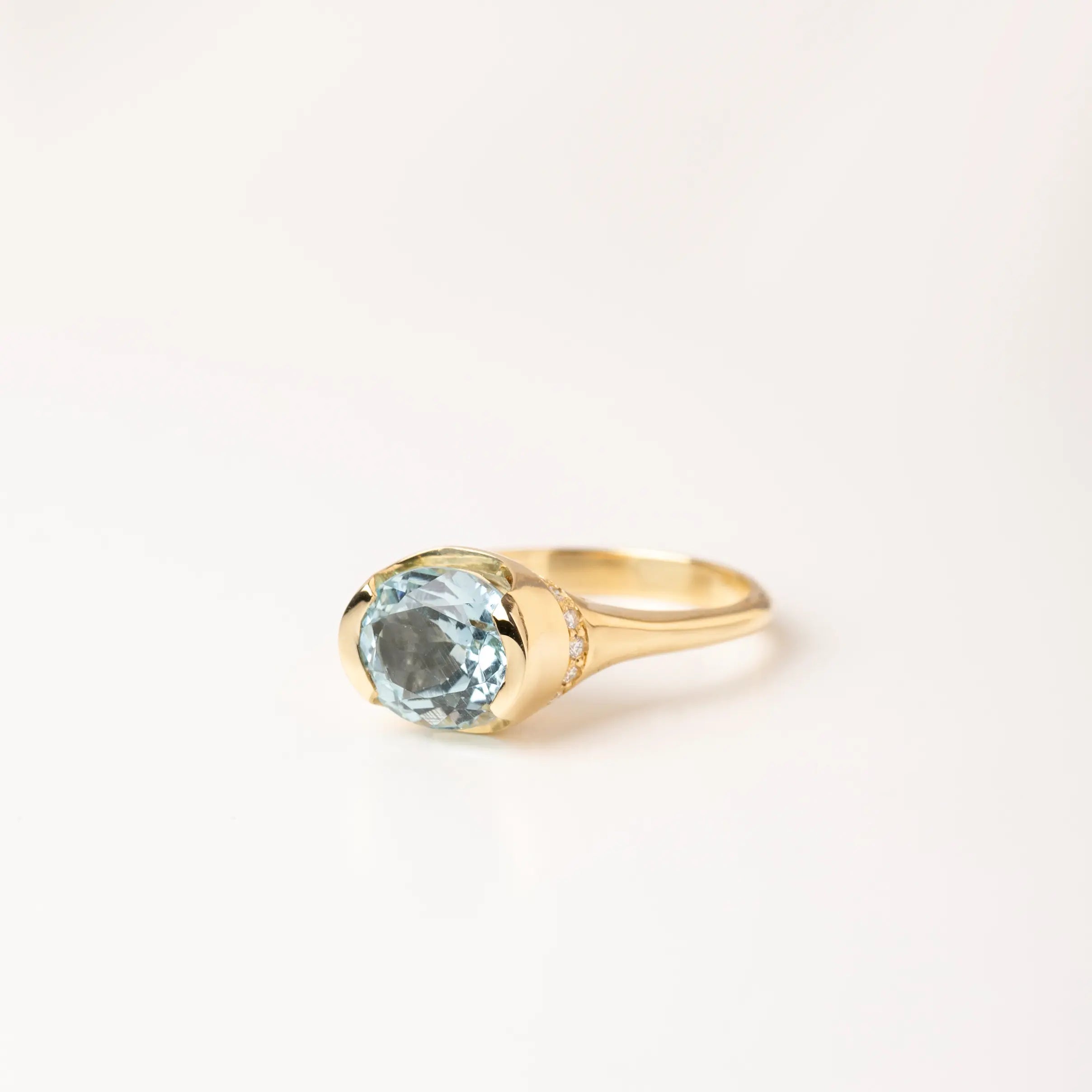 Μοναδικό Χρυσό Δαχτυλίδι Ακουαμαρίνα Διαμάντια 18K