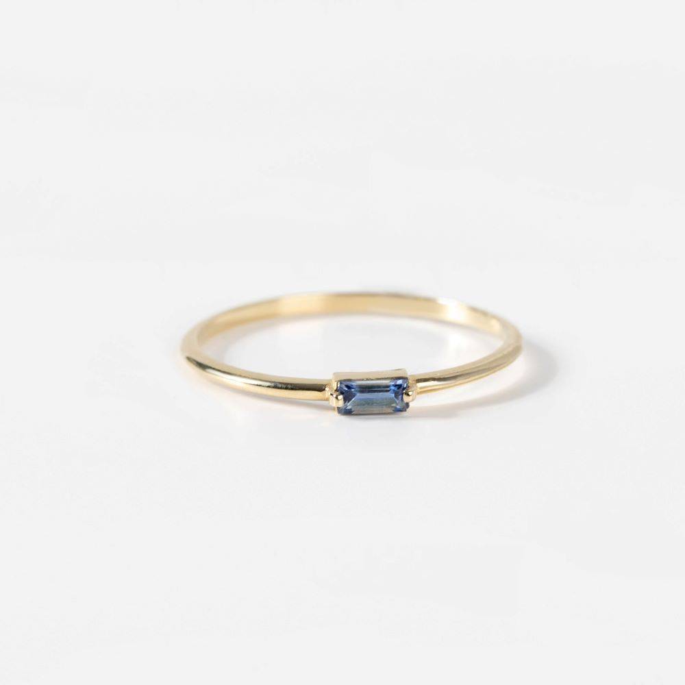 14K Blue Sapphire Baguette Ring KYKLOS