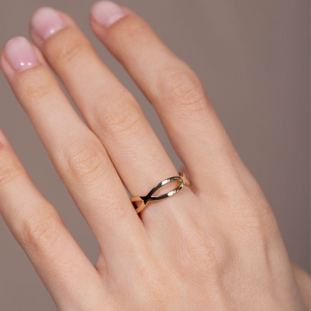 Alternative Wedding Band 14K Gold