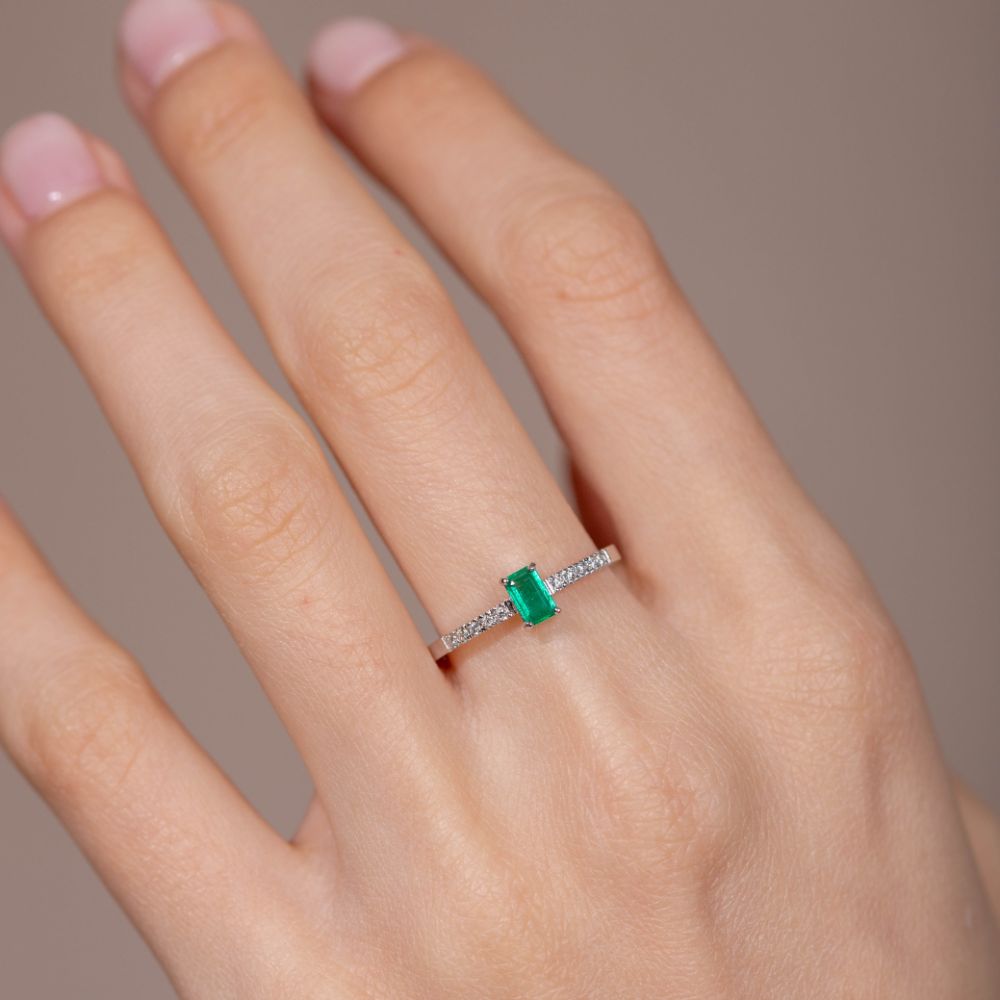 Emerald Ring in 14K White Gold