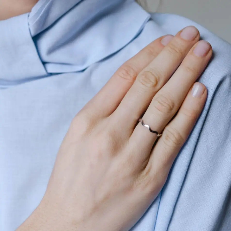 Wavy Stacking Ring Gold 14K