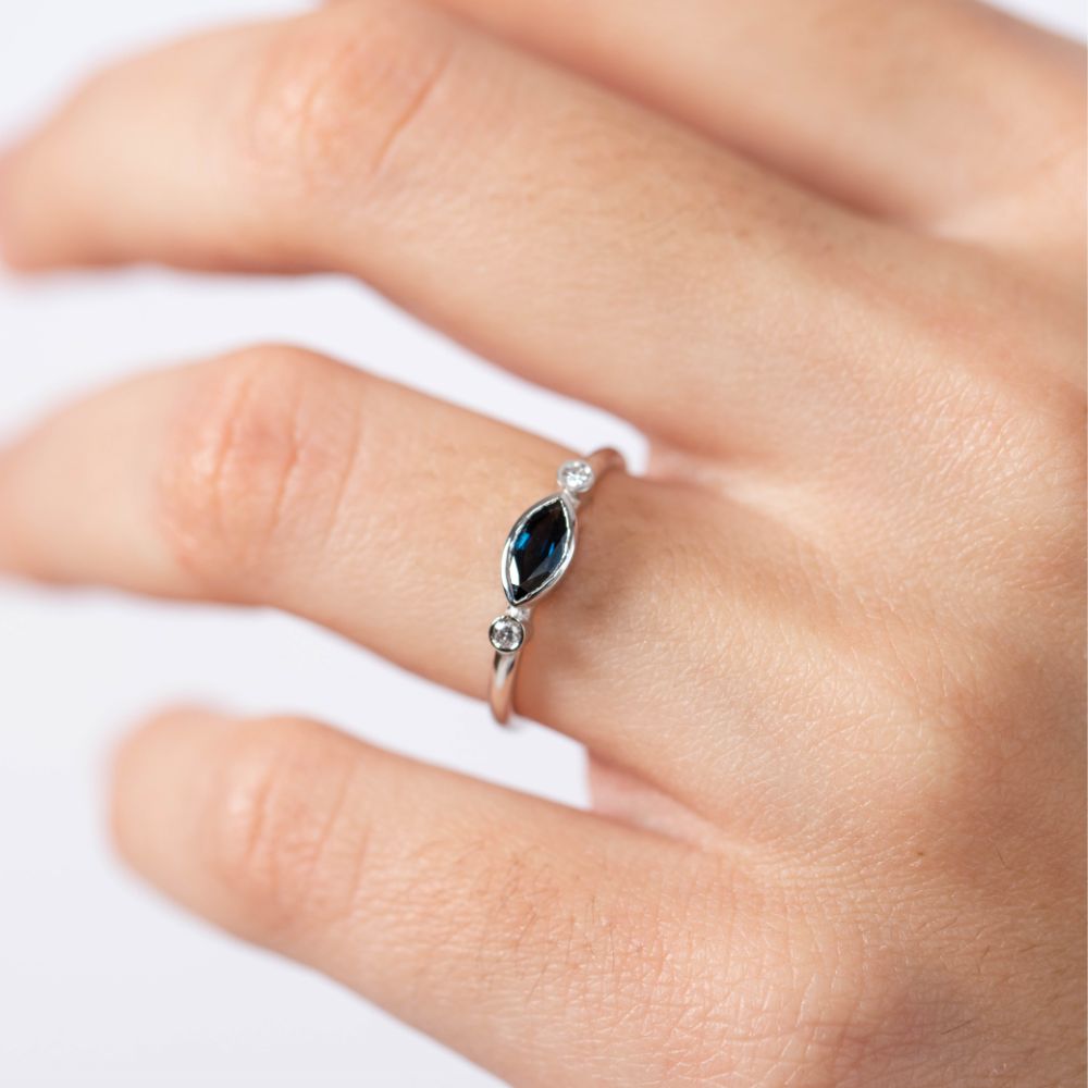 Δαχτυλίδι Μπλε Ζαφείρι Διαμάντι Λευκόχρυσο