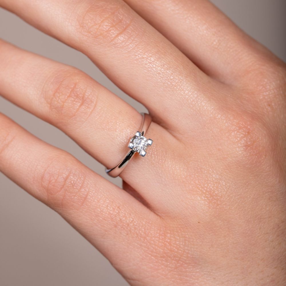 Classic Engagement Diamond Ring 18K White Gold