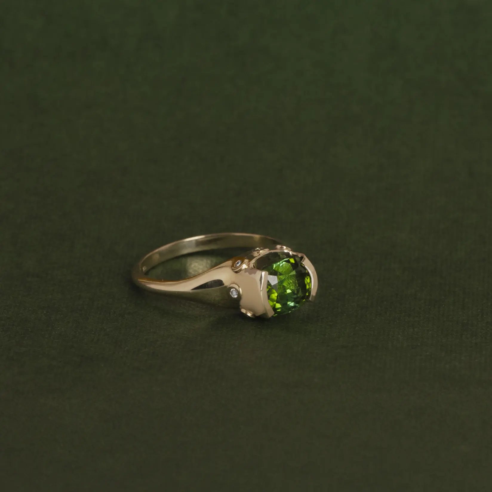 Μοναδικό Χρυσό Δαχτυλίδι Πράσινη Τουρμαλίνη Διαμάντια