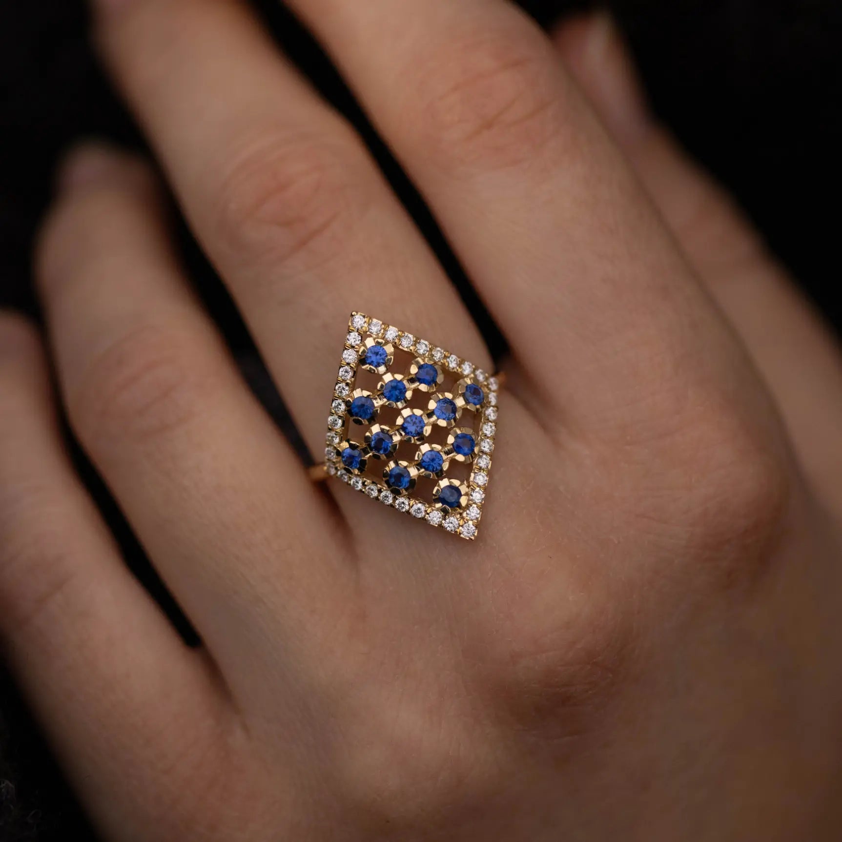 18K Gold Ring Square Blue Sapphires Diamonds