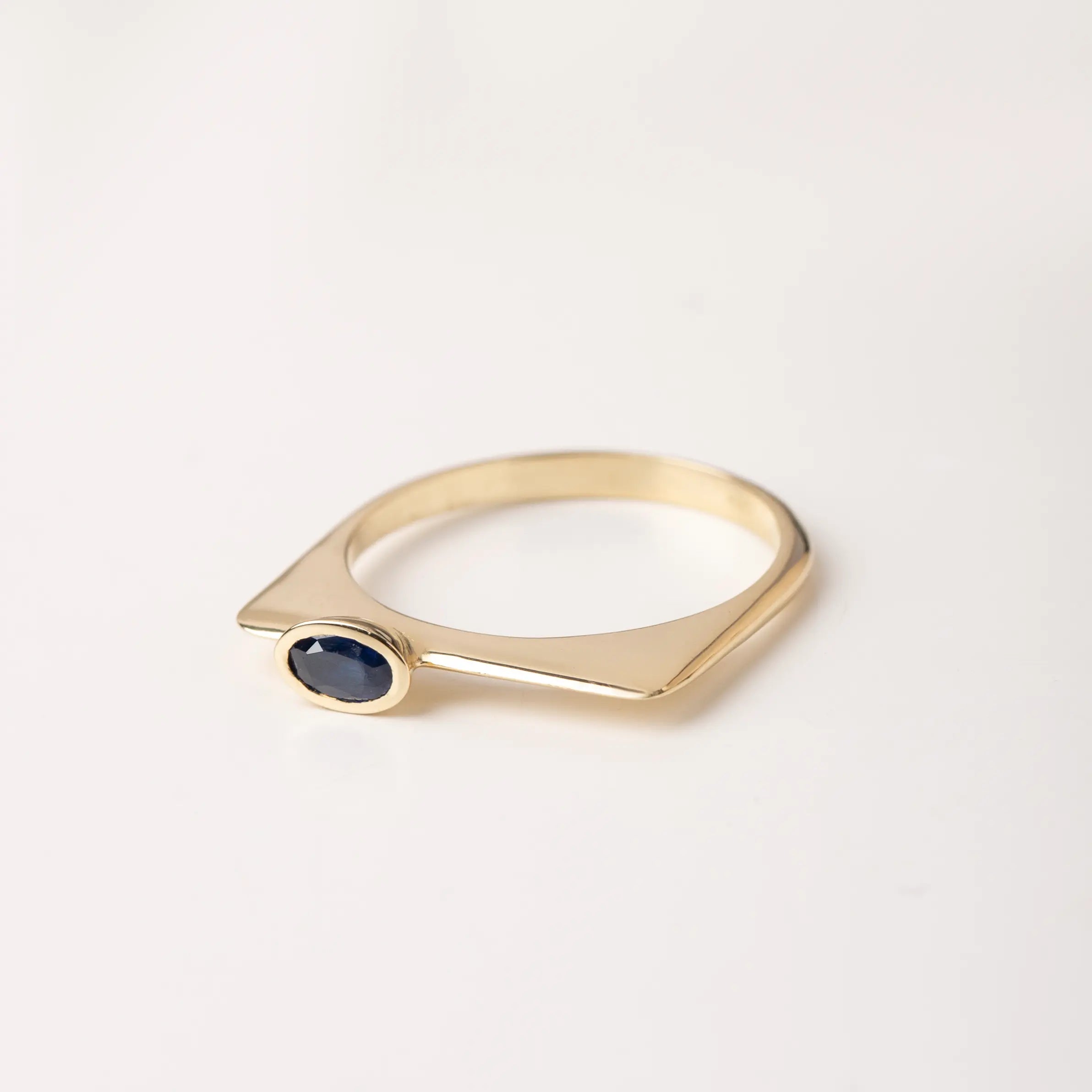 14K Gold Oval Blue Sapphire Ring