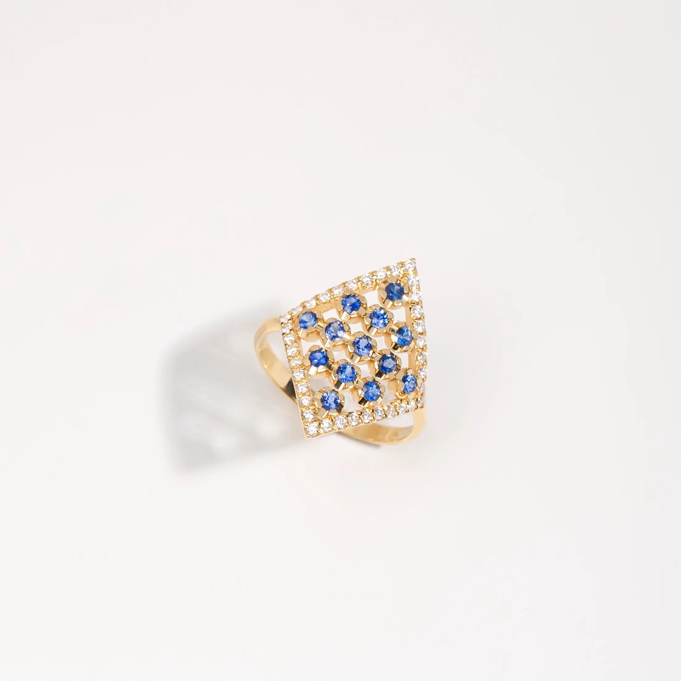 18K Gold Ring Square Blue Sapphires Diamonds