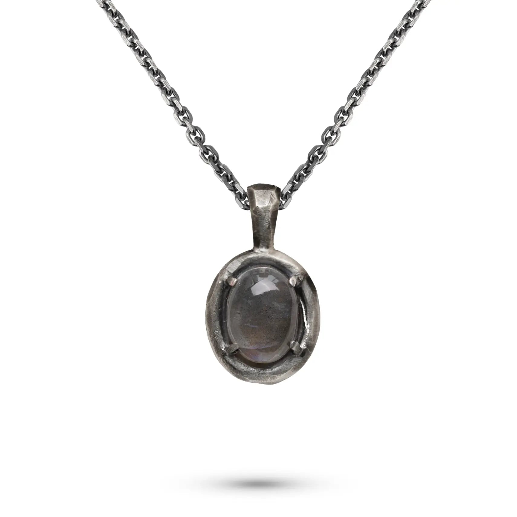 Oval Necklace Oxidized Silver 925 Labradorite featuring a stunning labradorite gemstone in a stylish pendant.